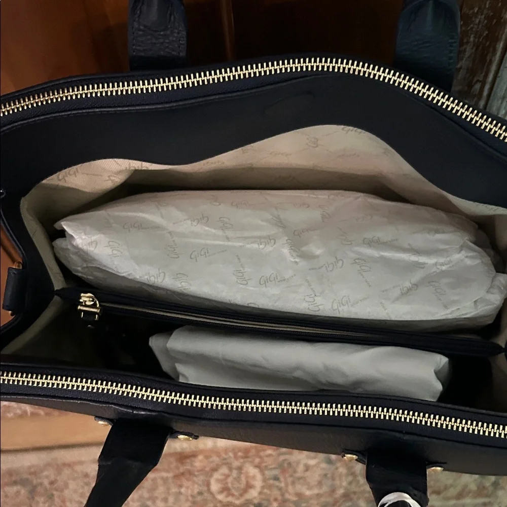 Elegant. Navy Leather Men's Bag